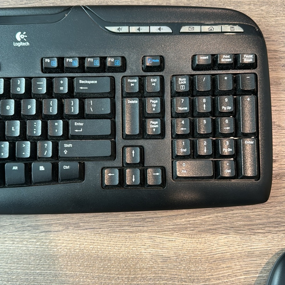Logitech Keyboard & Mouse Set - Picture 3 of 7